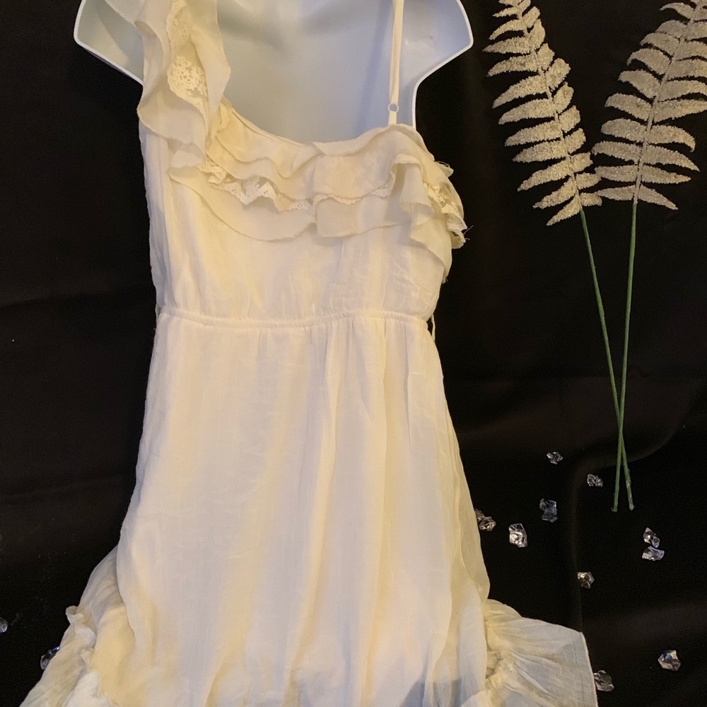 ♥️Off -white cocktail dress - Picture 2 of 3